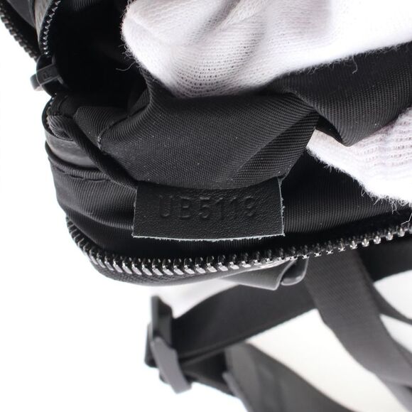 Louis Vuitton Expandable Leather Nylon Shoulder Bag - Picture 5 of 7